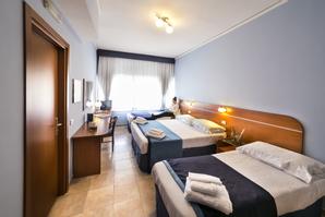 MilleniuM Gold Hotel | Naples | Camere Triple e <br>Quadruple</br>