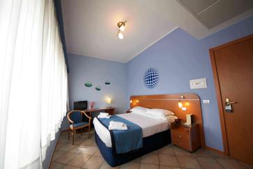 MilleniuM Gold Hotel | Naples | Galleria 24