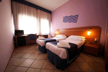 MilleniuM Gold Hotel | Naples | Galleria 33