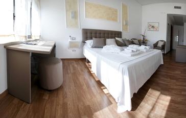 MilleniuM Gold Hotel | Naples | Galleria 13